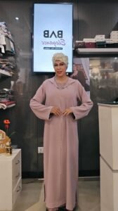Jelaba Caf Rosa en crêpe et jacquard – Travail Randa fait main