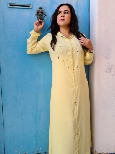 jelaba jaune en crêpe traditionnelle marocaine