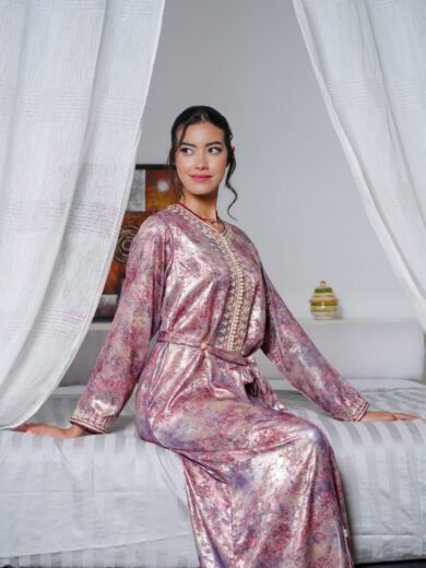 Caftan Velvet en Lamé – Élégance marocaine et éclat raffiné
