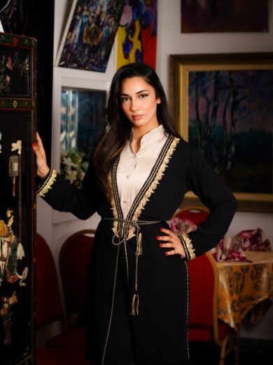 Ensemble en crêpe de soie avec kimono, pantalon et ceinture en soie, travaillé en Zwaak Maâlem