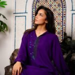 Jelaba Extra Mauve en crêpe de soie avec broderie artisanale et travail en Randa