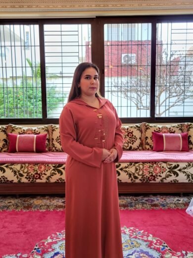 Jelaba Randa Brodée en crêpe de soie avec broderie artisanale et travail en Randa